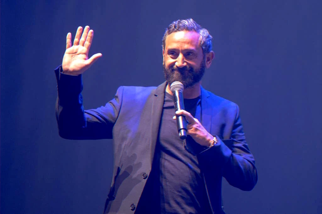Lancement du nouveau talk‑show avec retour d'une partie de la bande historique et confirmations d'arrivées