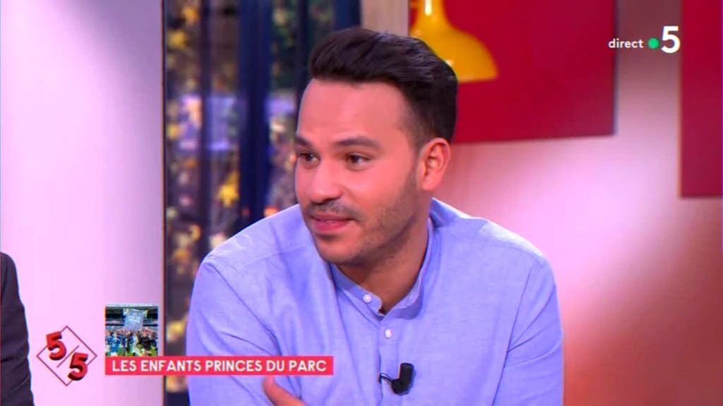 NRJ studio discussion about C à Vous backstage revelations