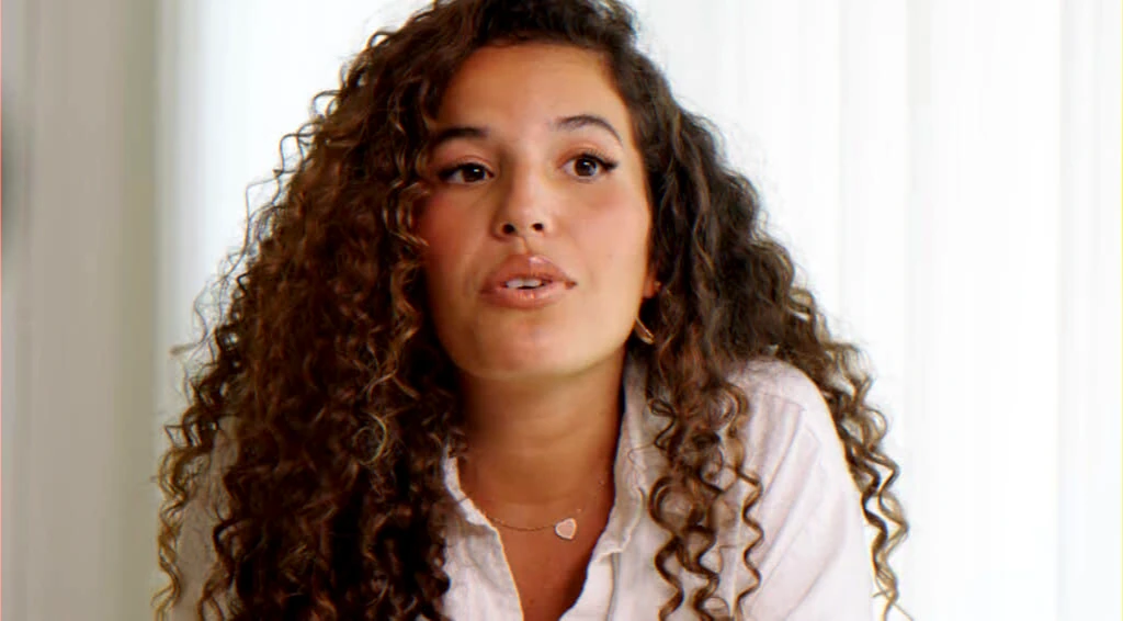 Influencer comeback — book publication and YouTube relaunch after detention