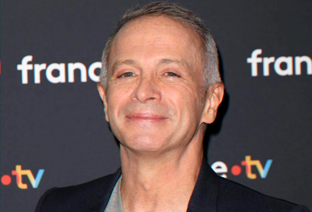 Questions pour un champion déplacé au week‑end amid budget cuts and strong audiences