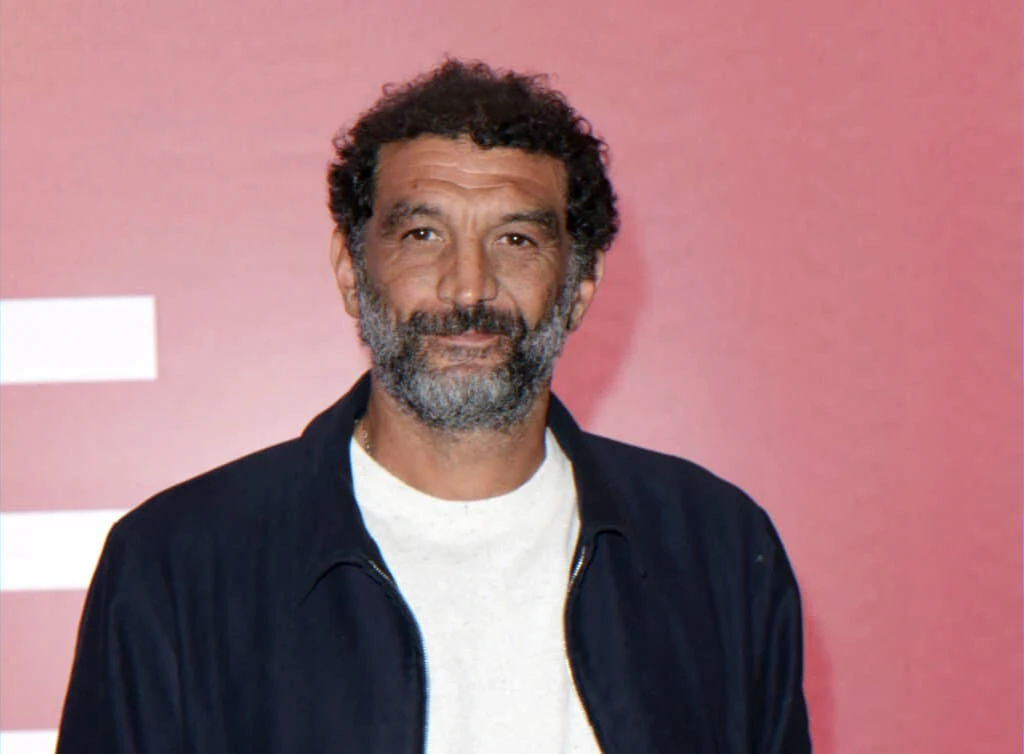 actor recounts three-month psychiatric stay before stage return