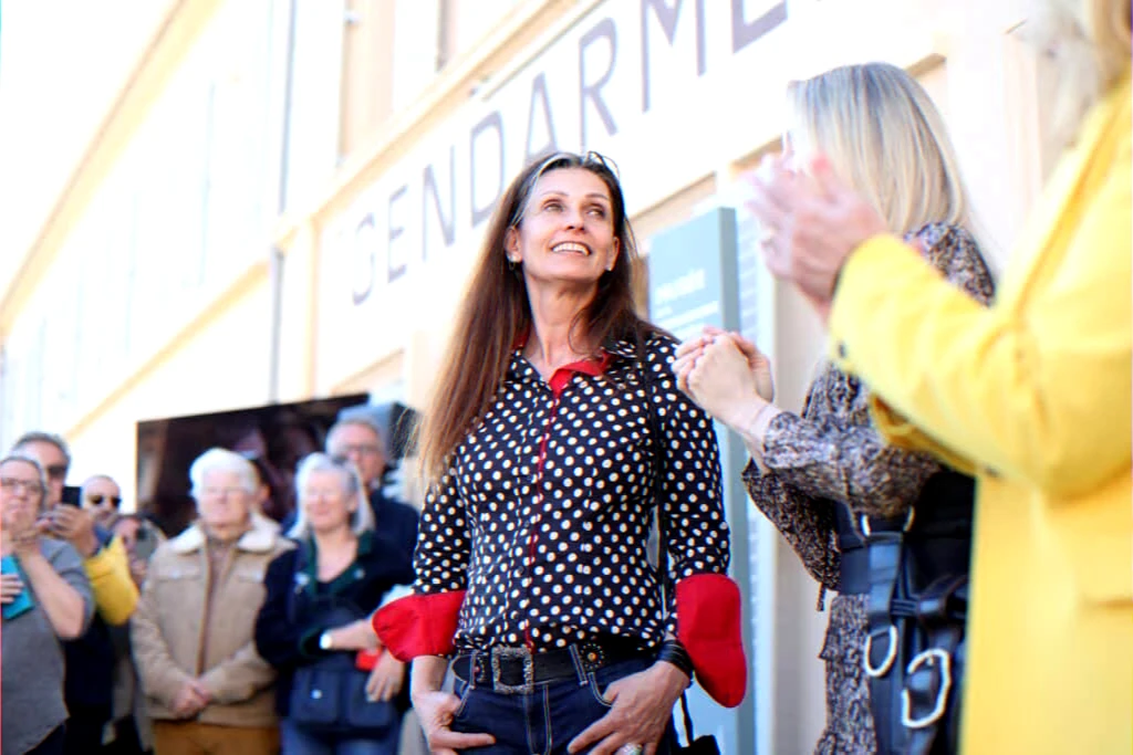 Burn-out and memory loss discussed during TV interview while promoting the book Cheminer vers soi