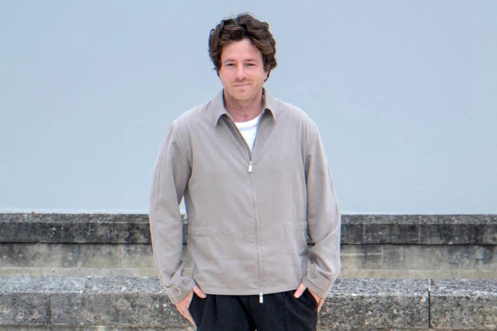 Coverage of renewed allegations against a prominent chef and the ongoing judicial inquiry