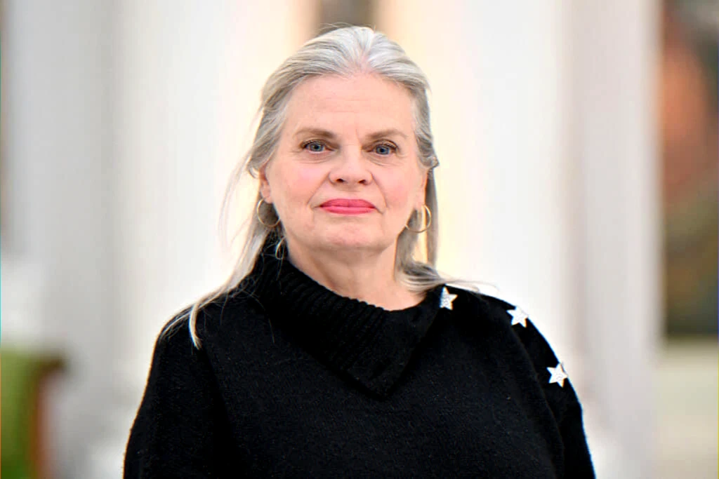 Comédienne hospitalisée après renversement de van sur l'A10, extrait télé rassurant