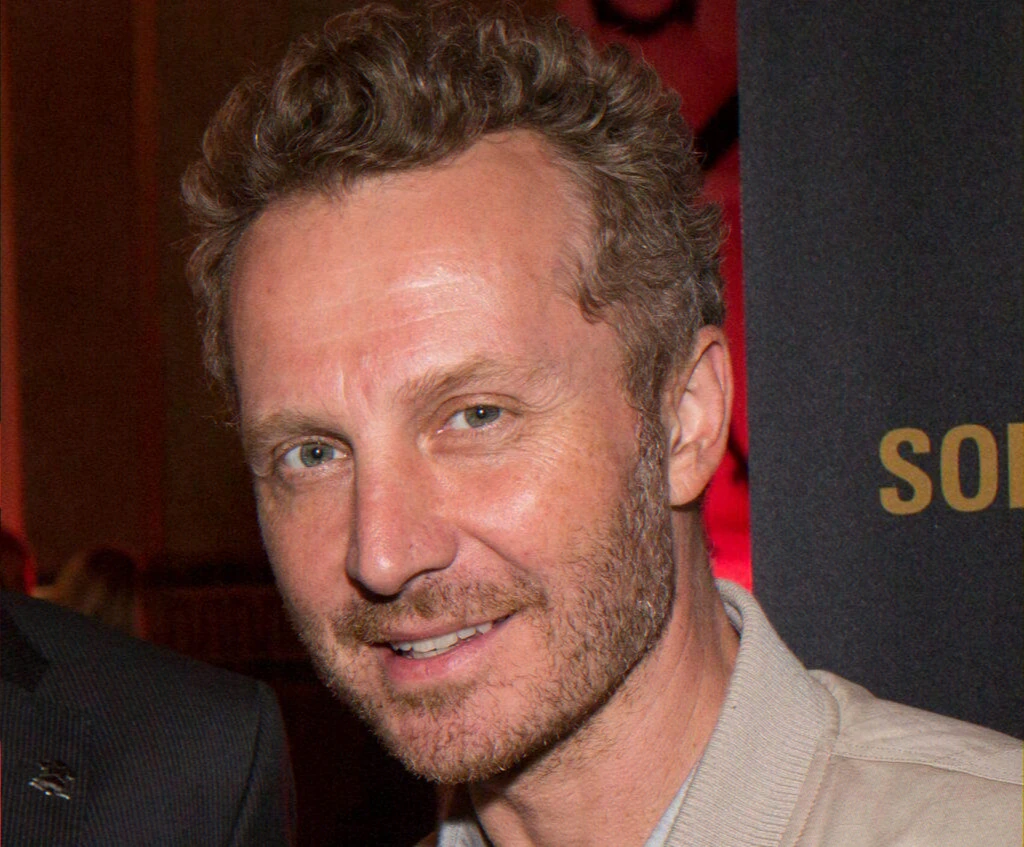 french singer comeback after admitting substance and financial struggles