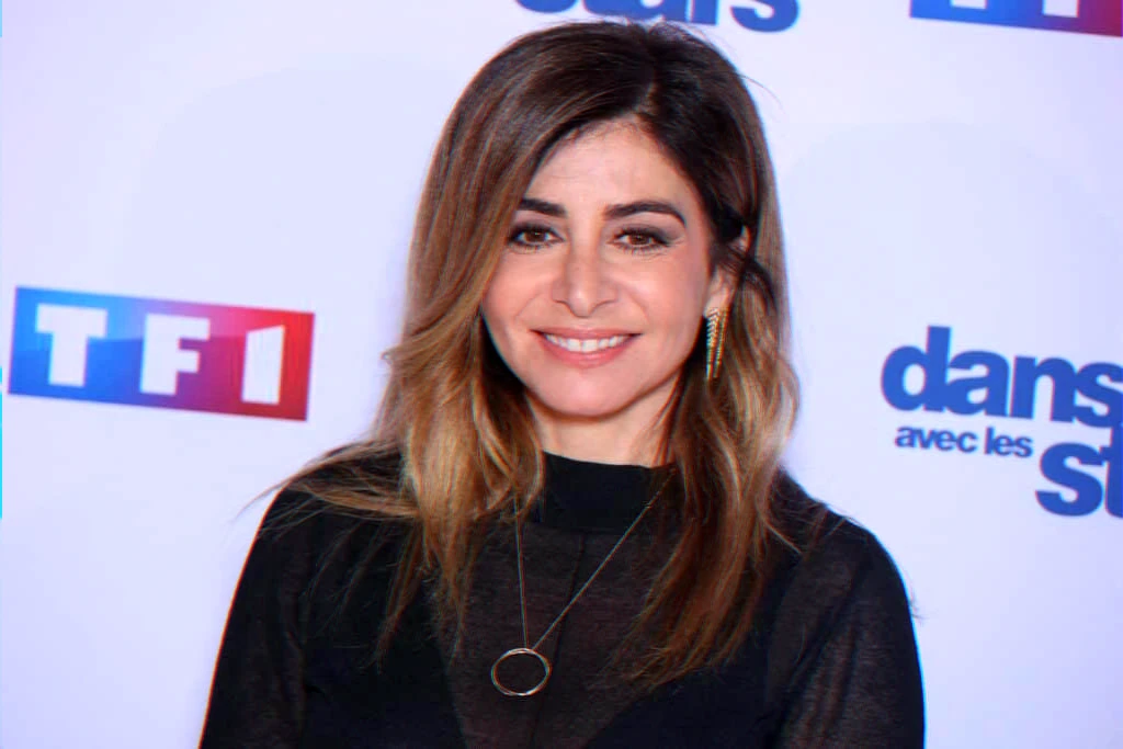 Article on a French singer's discovery and perseverance after Notre‑Dame‑de‑Paris success