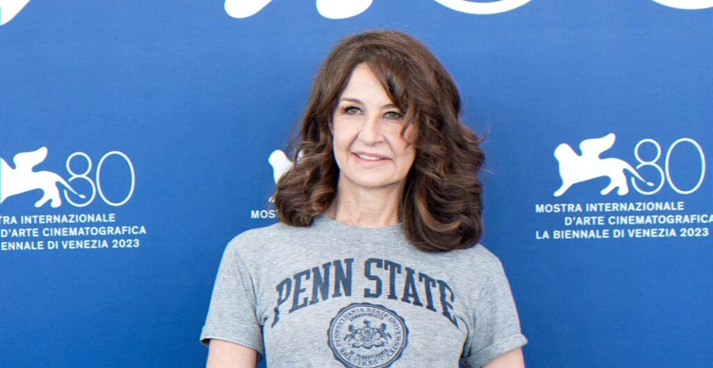 Public figure discusses hospitalization at Sainte-Anne for depression