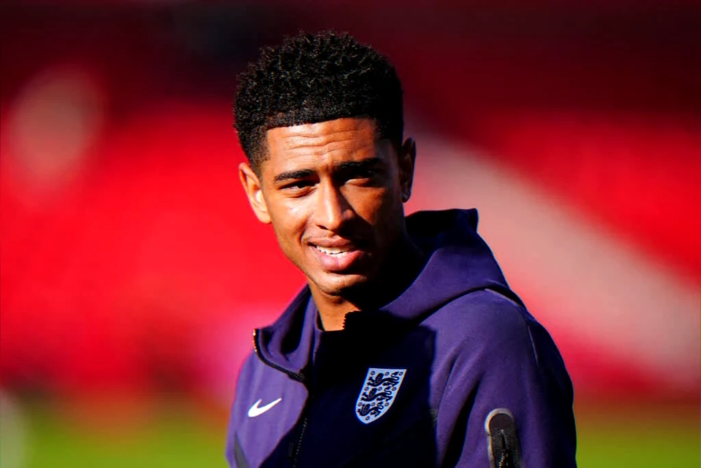 debate-on-sharing-private-images-and-privacy