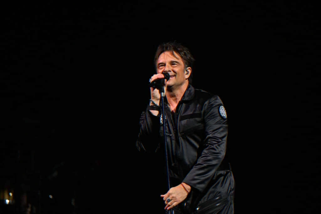 Captation du concert-hommage « Requiem pour un fou » — transmission et héritage du répertoire rock français