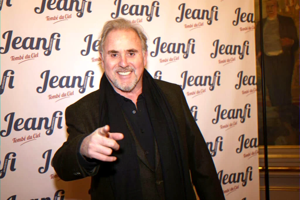 Ancien présentateur en retraite active entre Paris et le Sud, 4 000 €/mois jugés insuffisants