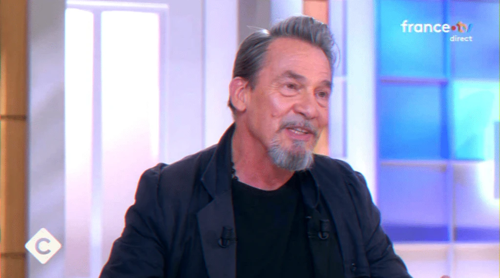 singer comeback live performance and tour announcement