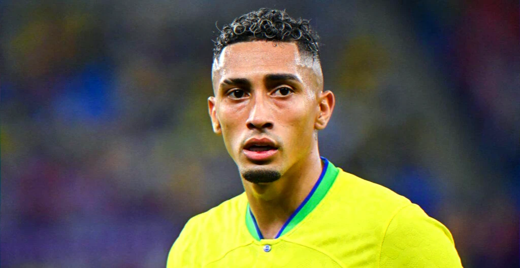 football-player-accuses-theme-park-of-alleged-discrimination