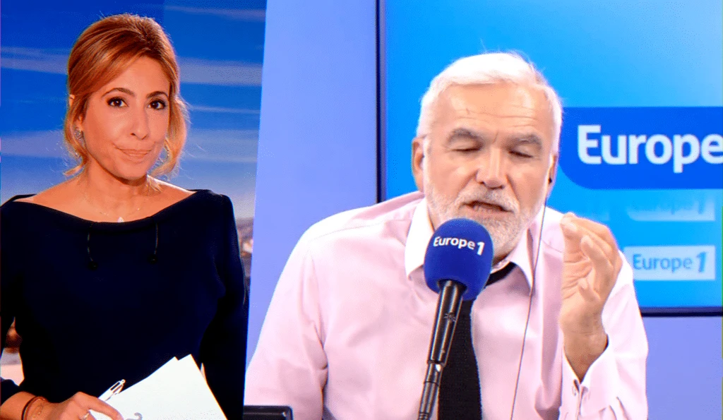 Polémique sur la couverture du JT et tensions éditoriales autour de la mobilisation « Bloquons tout »