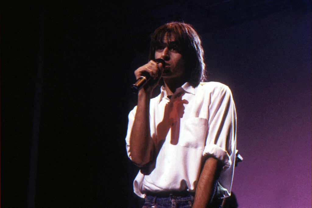 Chanteur retiré, 74 ans — hommage à une carrière de la chanson française