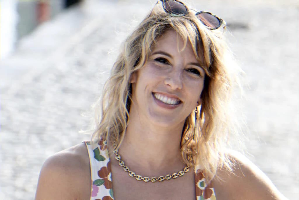 Actress promoting De miel et de sang and the Plus belle la vie revival amid grief and difficult filming