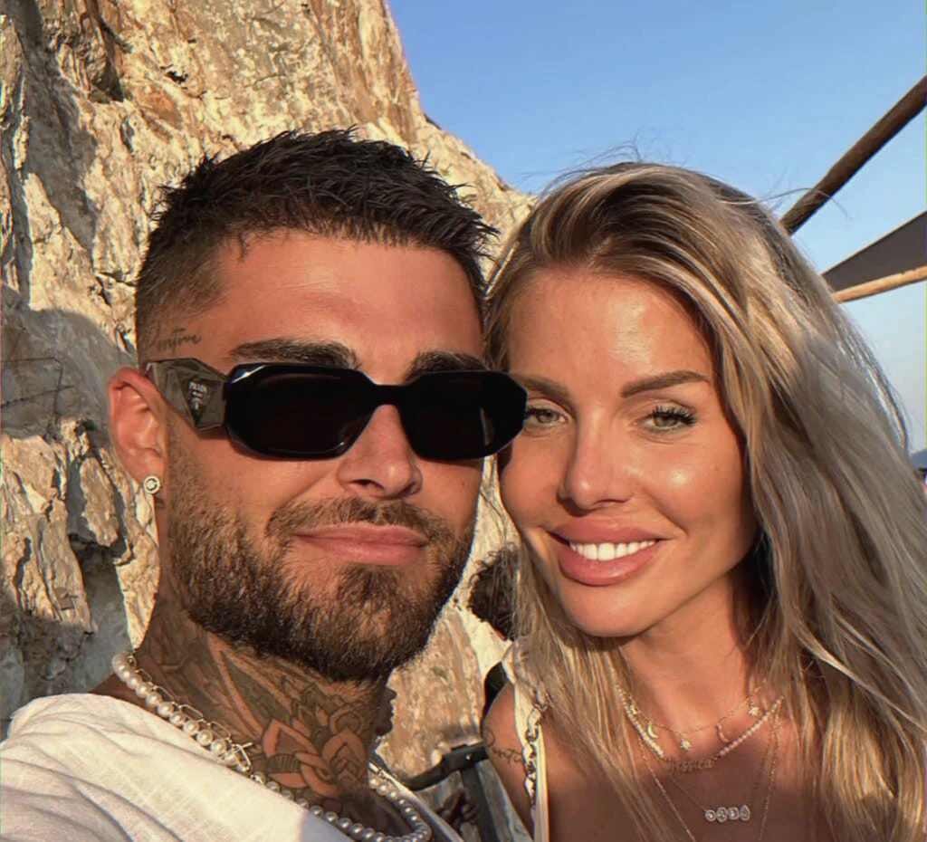 public-divorce-announcement-influencer-couple-oct-23-2025