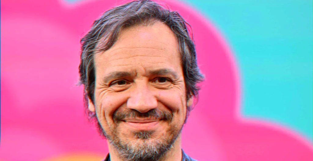 kaamelott-promotion-family-pregnancy-announcement