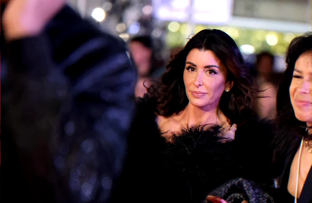 Editorial image for article on 'langue de bois' and storytelling in radio departures