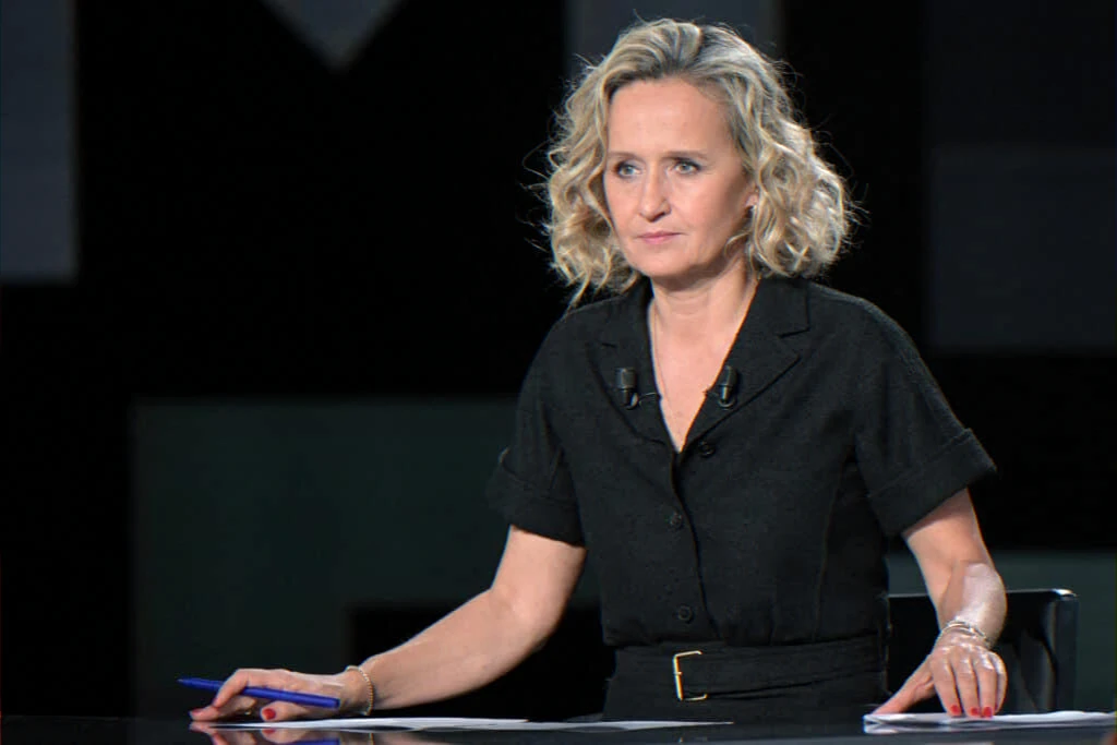 political crisis france motion of censure audience decline