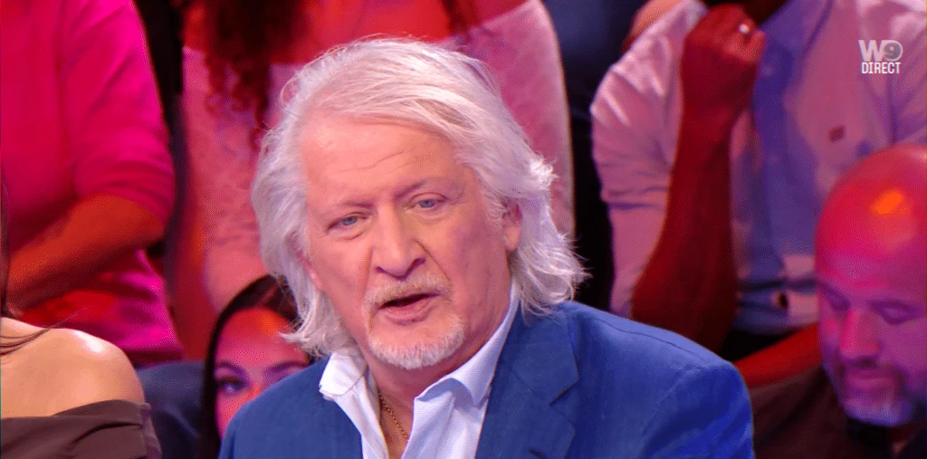 Television studio interview accompanying article on a host’s interview, book promotion and broadcaster split