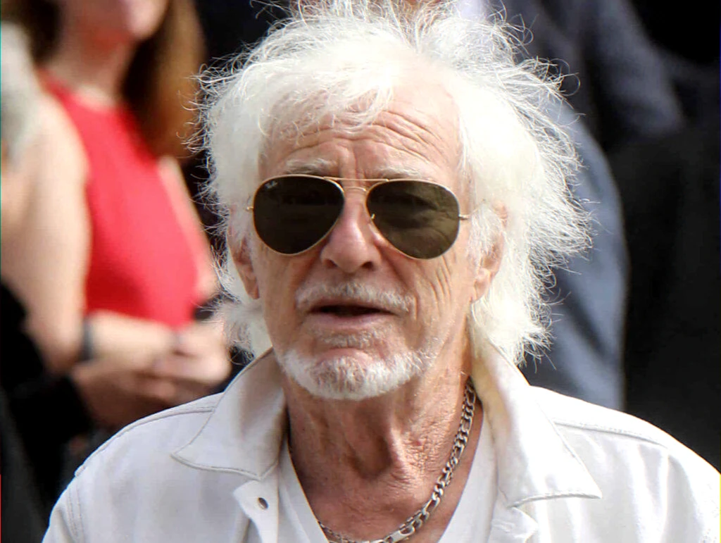 Veteran French singer facing financial troubles and forced sale of property