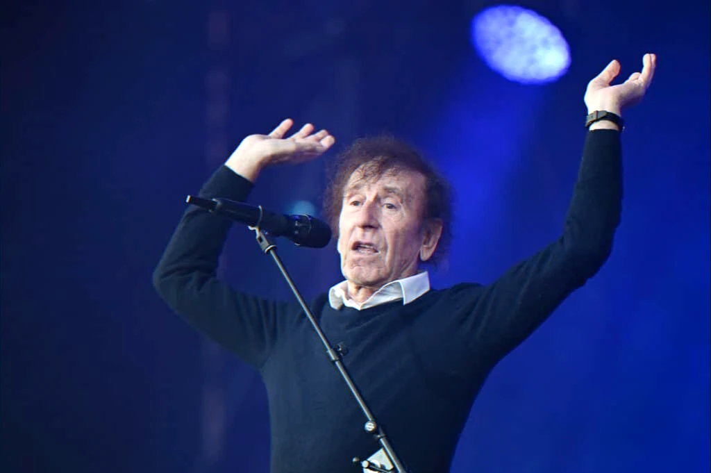 Artist warns of exile to Switzerland if far-right wins 2027 presidential election