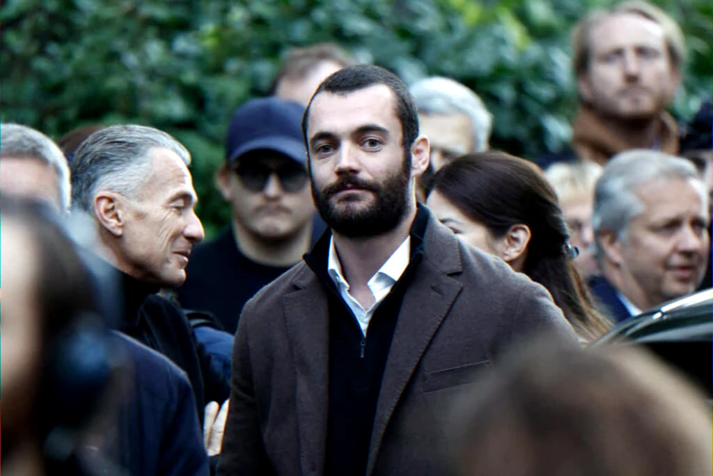 Campagne à Menton confrontée à détention familiale et intrusion antisémite