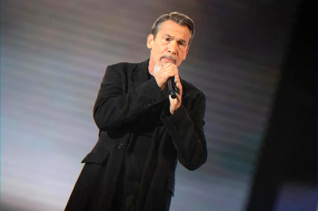 Icône de la chanson française 64 ans carrière et démêlés fiscaux