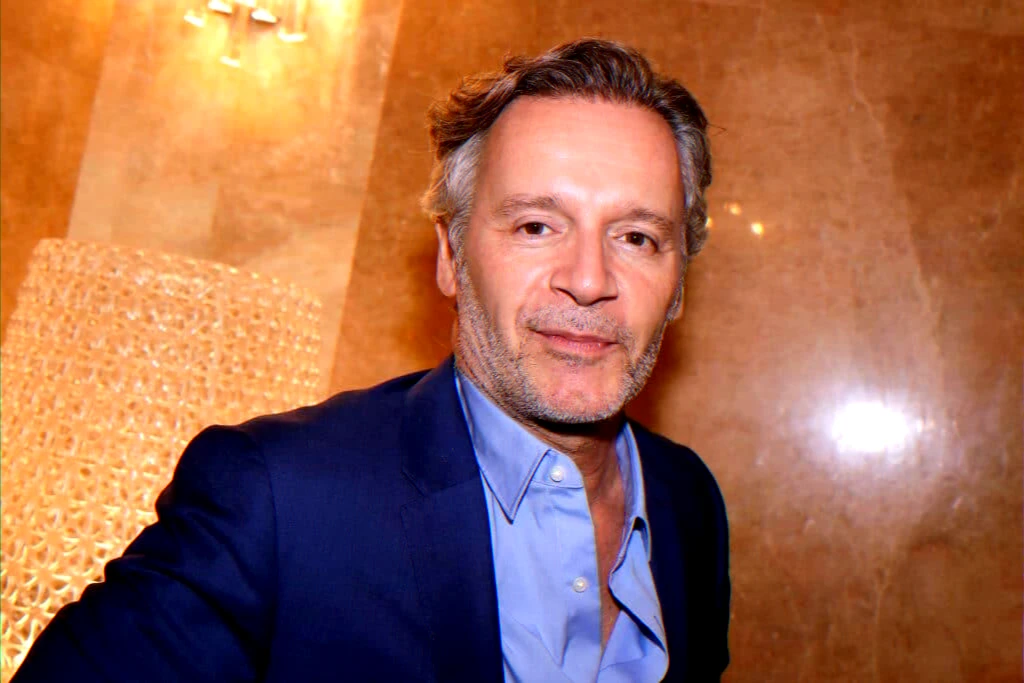 départ à Phuket et recherche de douceur de vivre après une carrière télé controversée