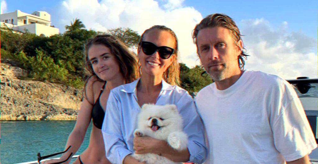 Family reunion celebrating an 18th birthday with warm, intimate tone