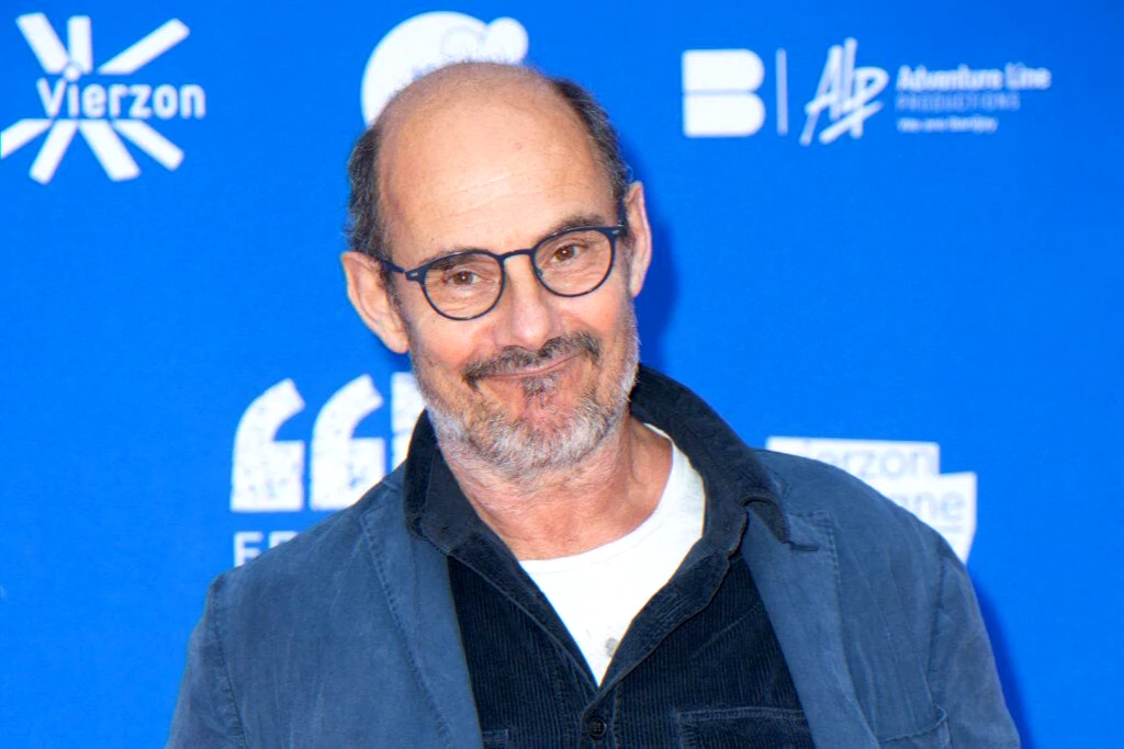 Jean Valejean — reconversion du comique en Monseigneur Myriel et 35 ans de mariage