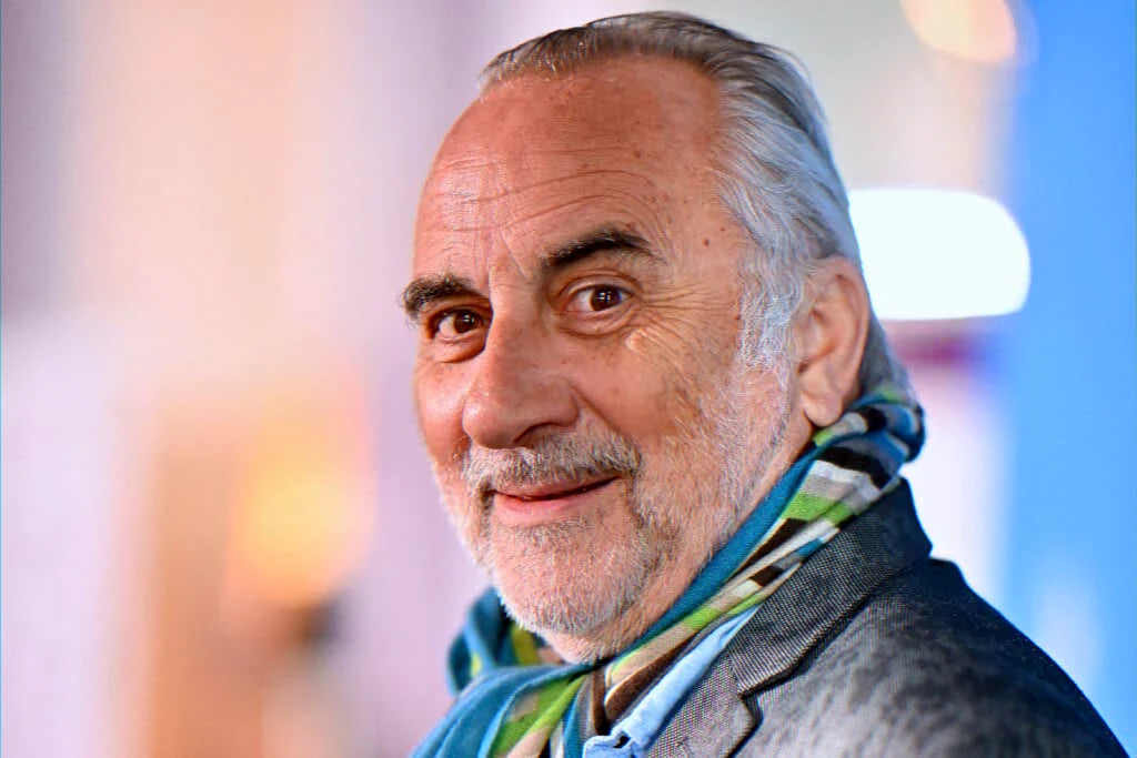 Portrait pour article sur La Croisière — parcours d'un comédien français et les femmes influentes de sa vie