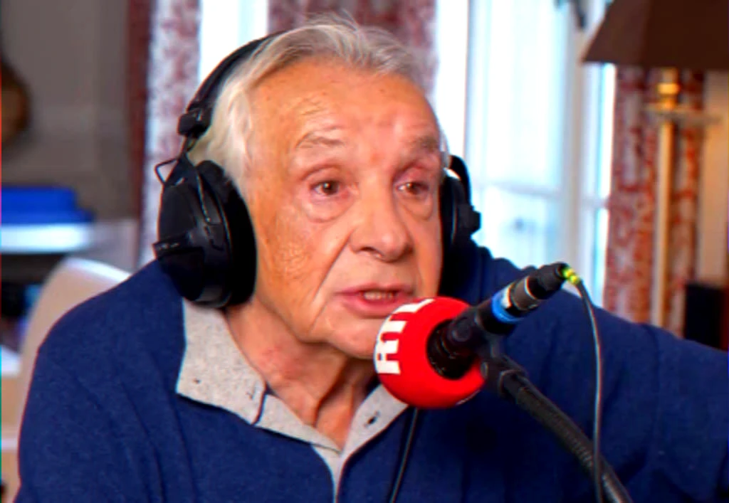 Radio interview illustrating a singer's 60-year career retrospective and farewell tour