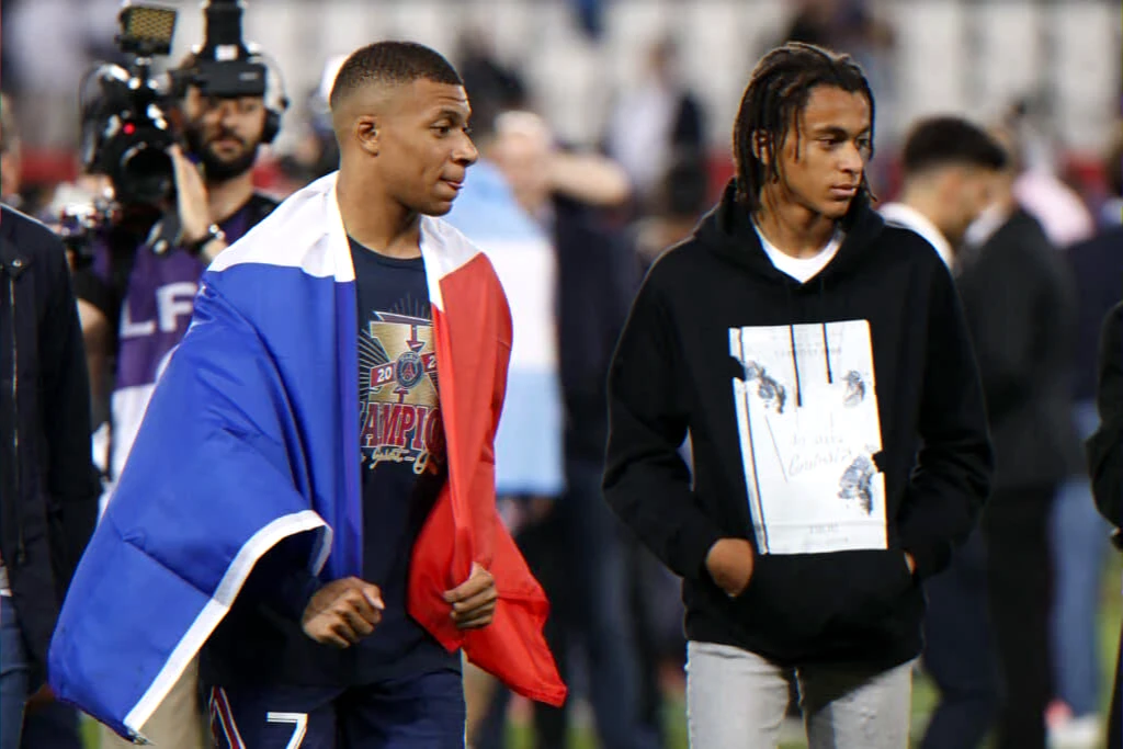 Procès prud’hommes 17 novembre 2025 joueur vs club enjeux financiers retentissement familial