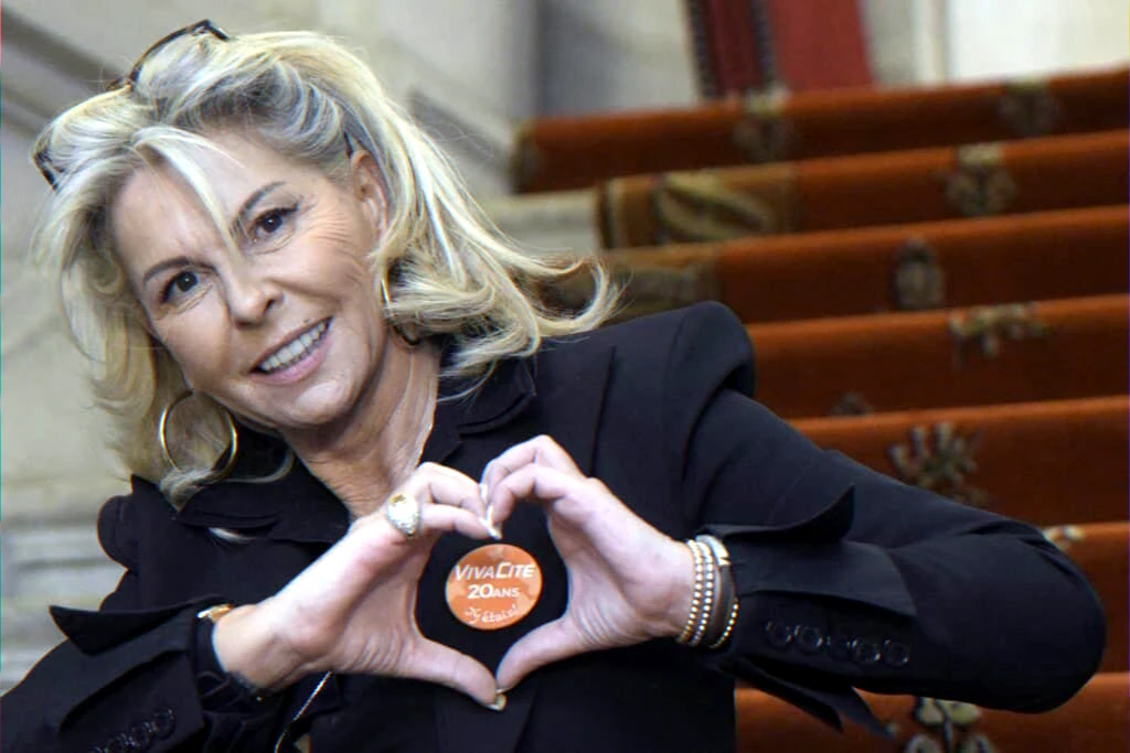 Controversy over a blurred Hebrew pendant on a public broadcaster