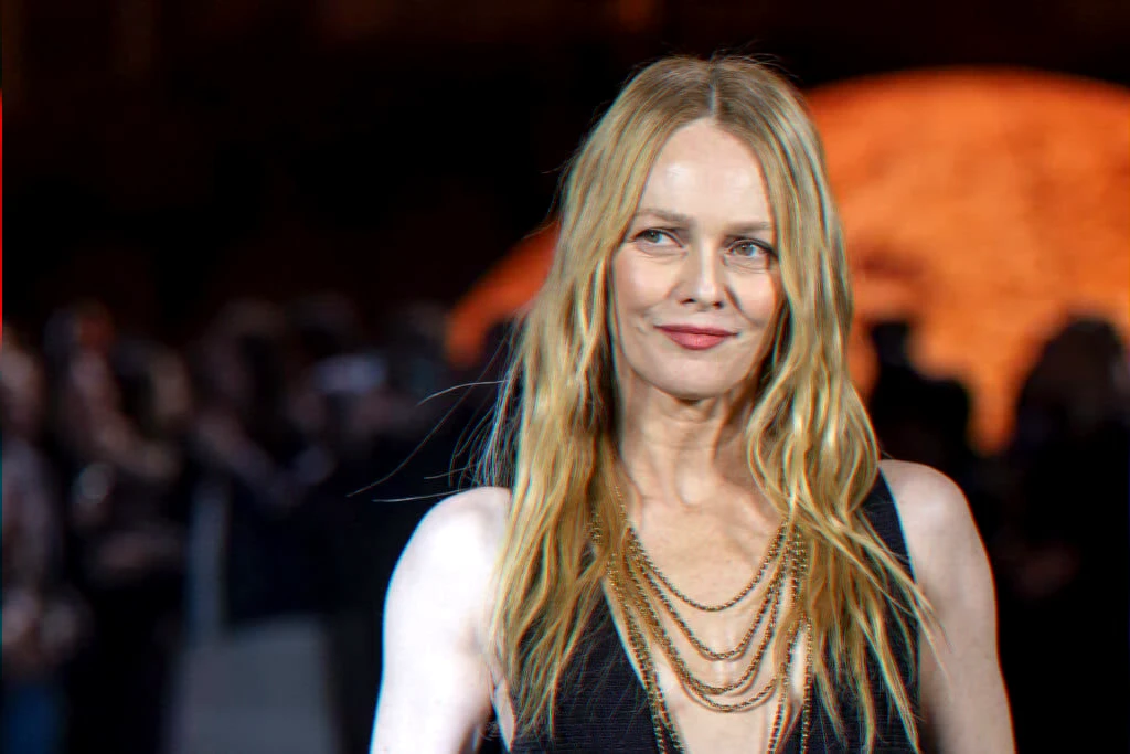 publicité parfum 1991 cage dorée trapèze icône mode