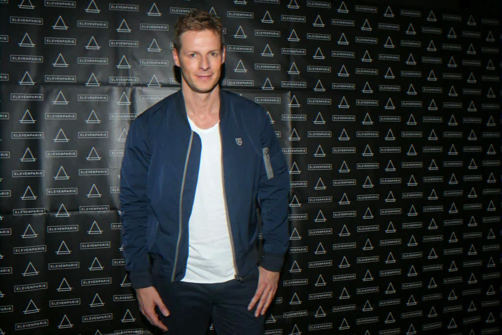 Témoignage d'un caméraman sur la courtoisie des chroniqueurs en plateau