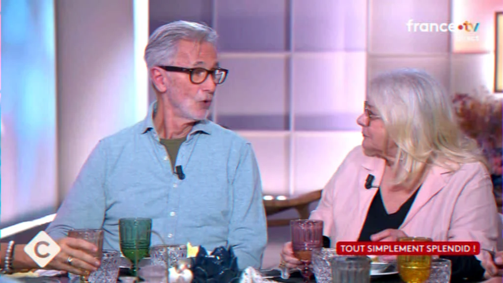 theatre-troupe-donates-231000-euros-to-medical-research-foundation