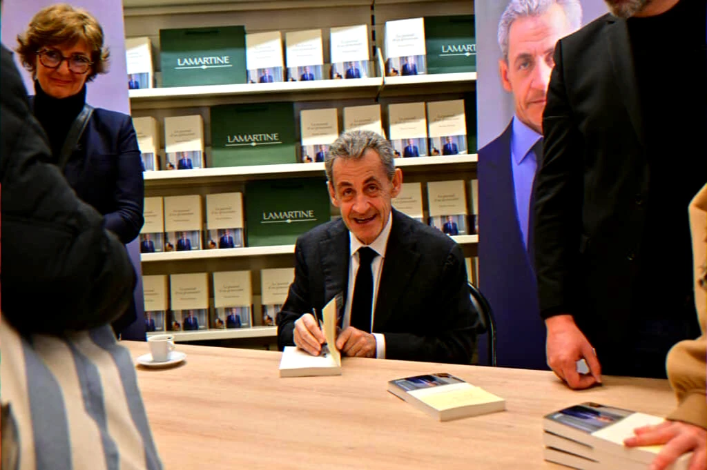 séance-dédicace-librairie-arcadia-marseille-11-dec-2025