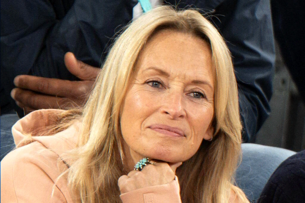 capsule collection family transmission feature