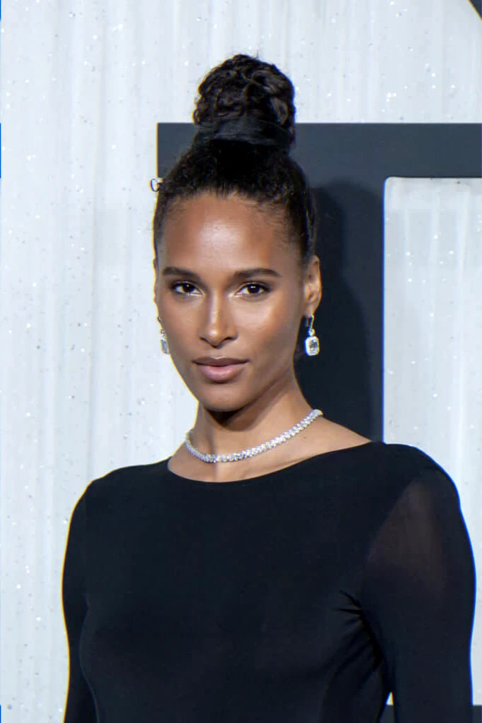 mariage d'hiver au château de Ferrières robe blanche sur-mesure