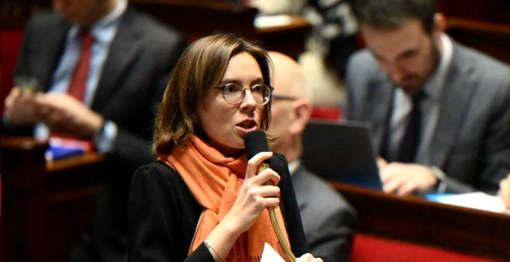 minister rebukes senator during finance committee over off-mic remark