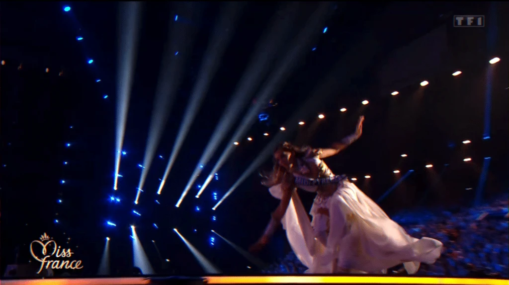 Miss France 2026 stage incident at Amiens election