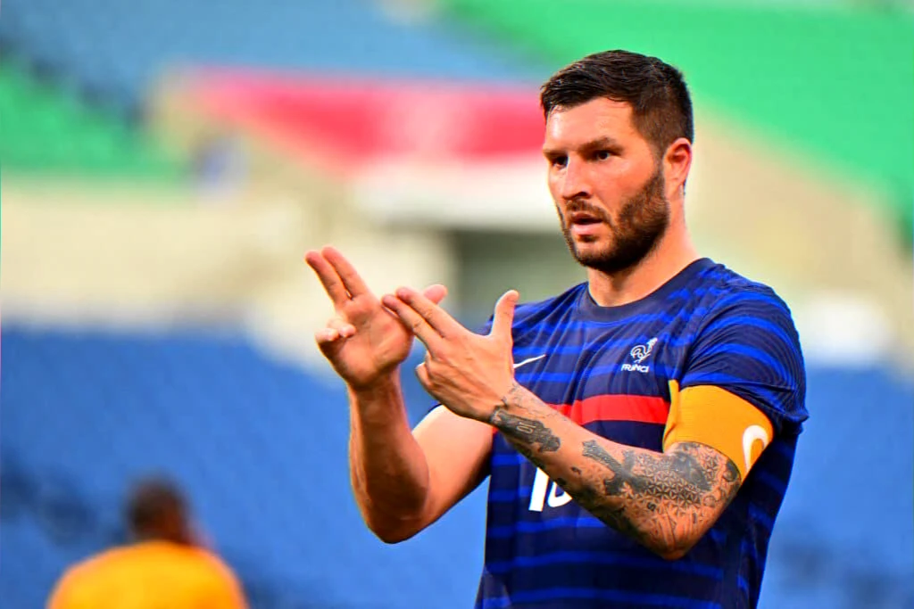 ranch near monterrey with professional football pitch, pool, slides and tennis court