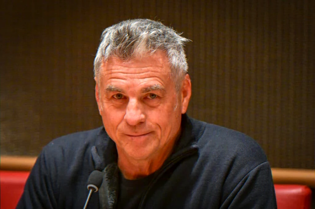 Satirist joins La France Insoumise for 2026 municipal race in Paris 7th arrondissement