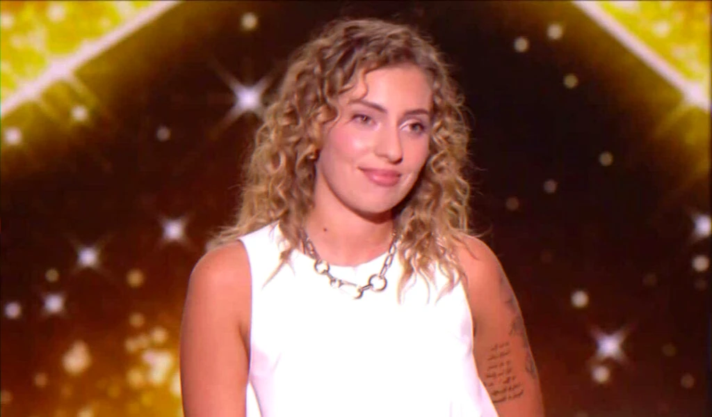 Star Academy contestant coached on body language before the 200th live show