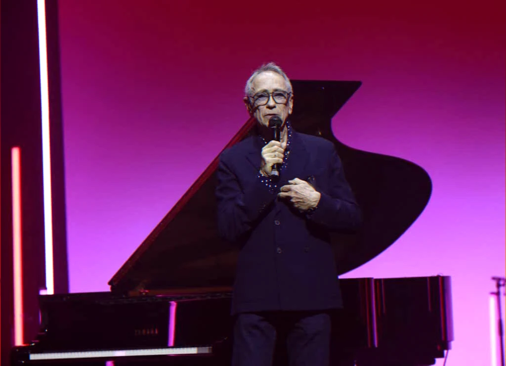 Stage safety concerns after fall at Enfoirés 2026 concert in Accor Arena