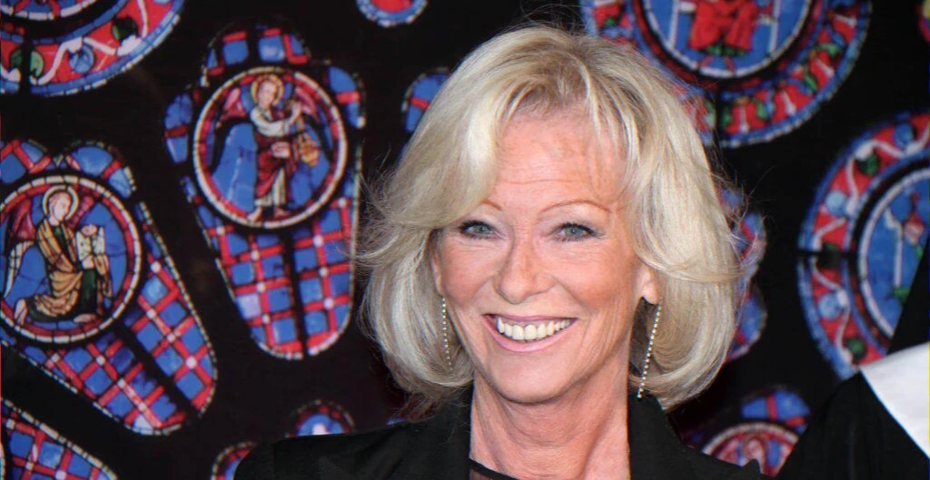 dons-pole-cancerologie-arnault-tzanck-tenue-blanche