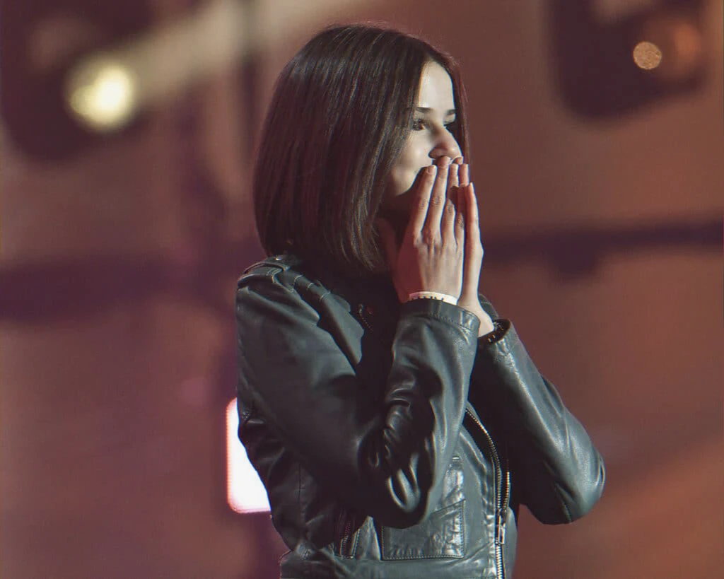 Annonce décès spitz Julia – la chanteuse soutenue par ses fans