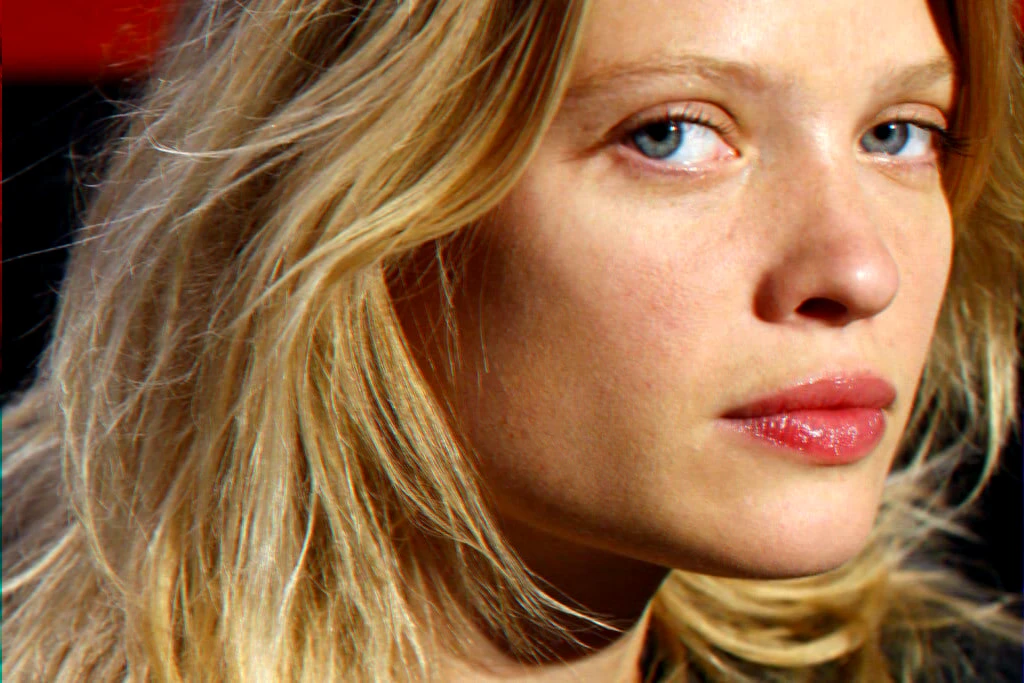 Editorial portrait for La vraie famille feature on an actress’s musical and cinematic work